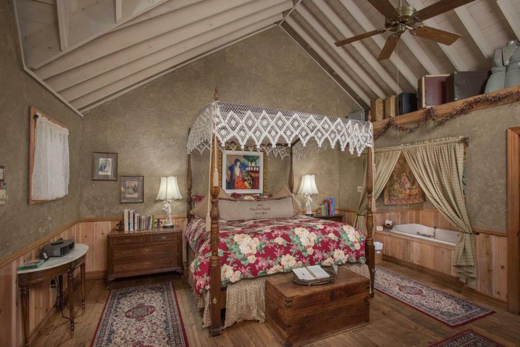 7F Lodge And Events College Station Extérieur photo