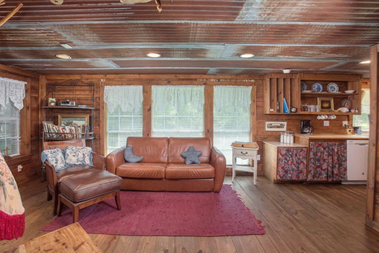 7F Lodge And Events College Station Extérieur photo