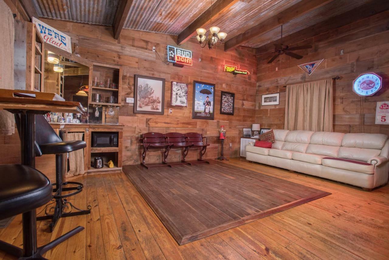 7F Lodge And Events College Station Extérieur photo